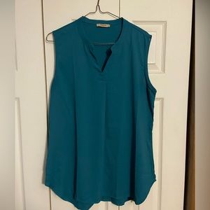 Sleeveless lightweight shirt
